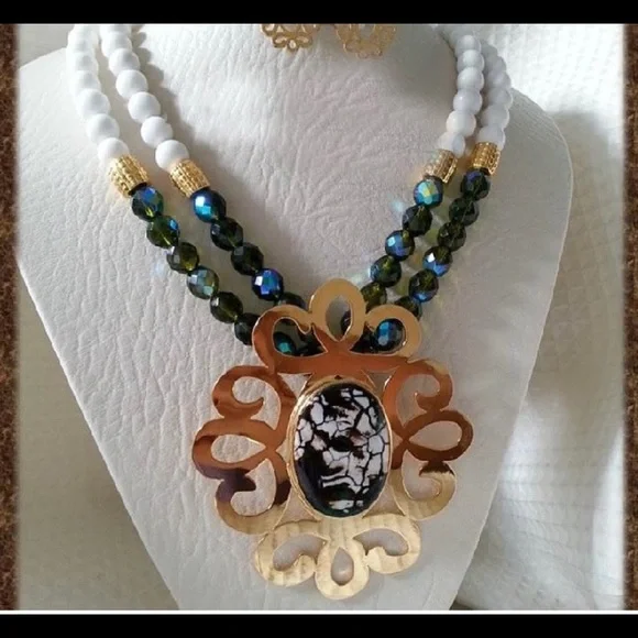 Hand made necklace - Picture 1 of 5